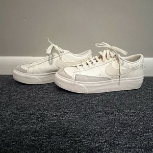 Nike Blazer Low Platform